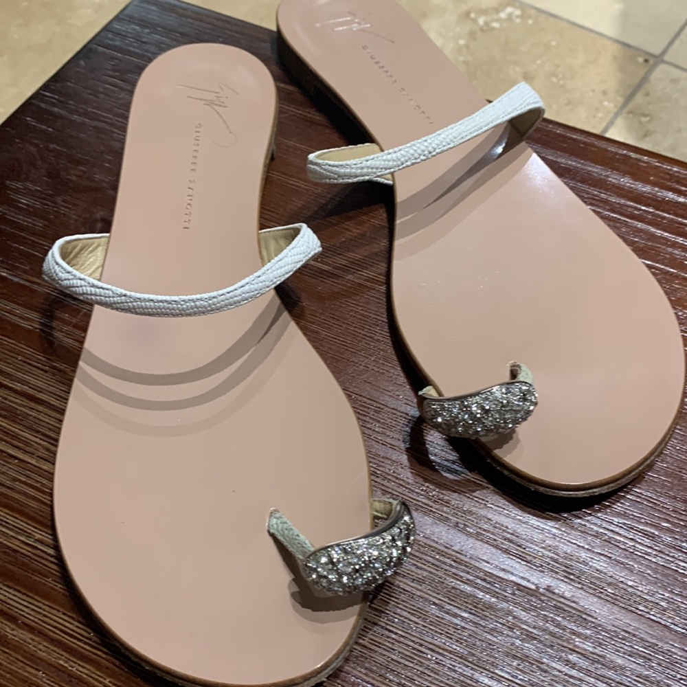 Beautiful Designer Rhinestone sandals - Picture 2 of 6